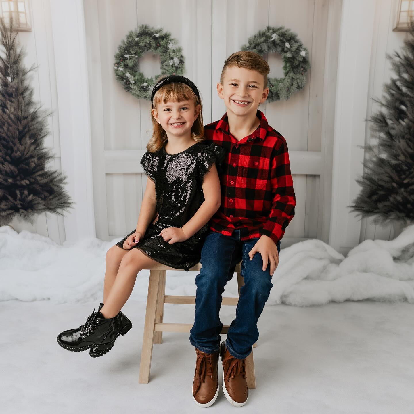 Harmony Holiday Wall