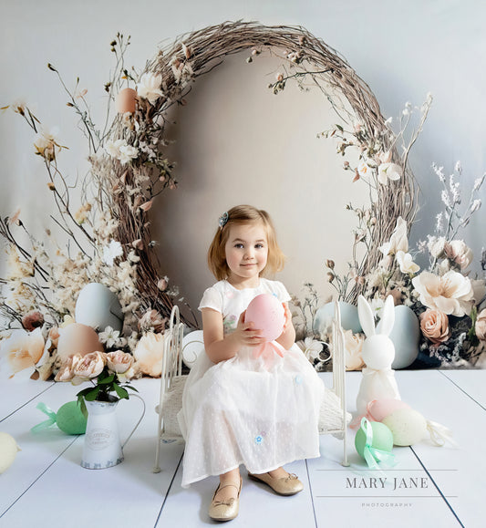 Neutral Egg Arch