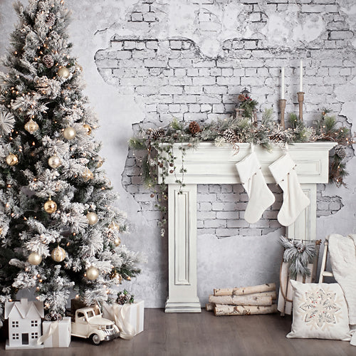 White Christmas Mantel