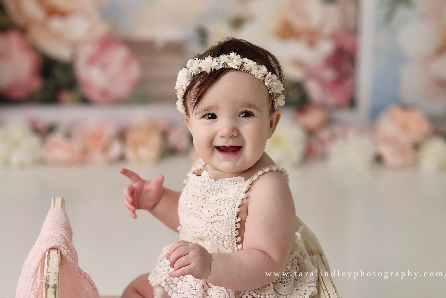 Samantha Spring Arch