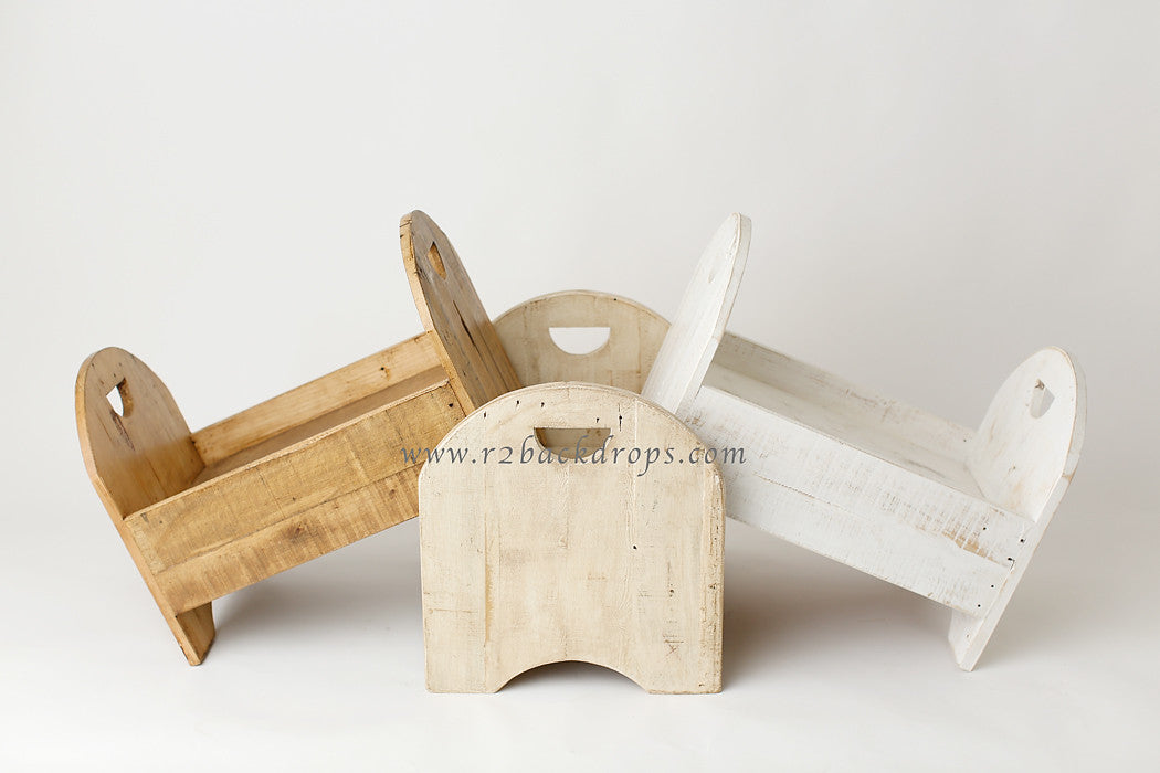 Vintage Wooden Crib - For Newborns and Sitters